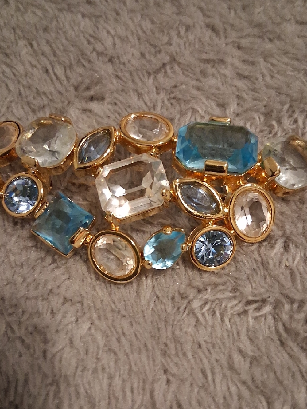 Brooch - Picture 2 of 10